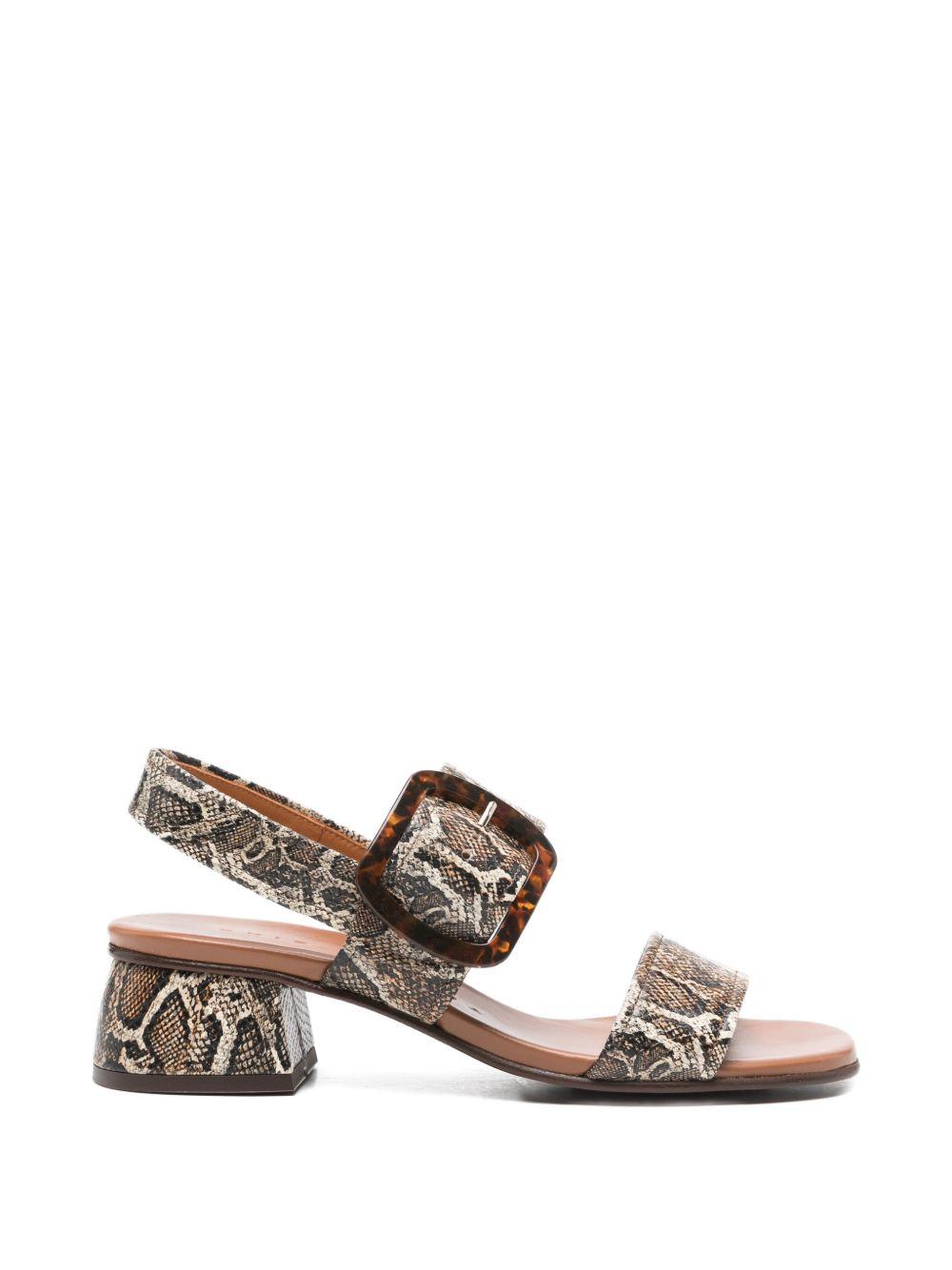 Sandali con stampa serpente e fibbia in marrone Chie mihara - donna 