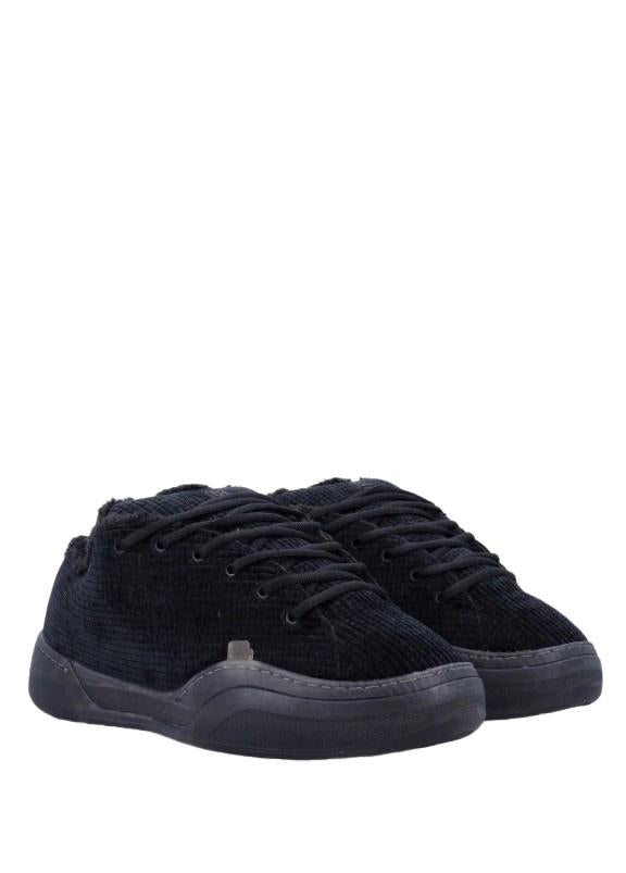 Sneakers in velluto a coste vamp in nero 