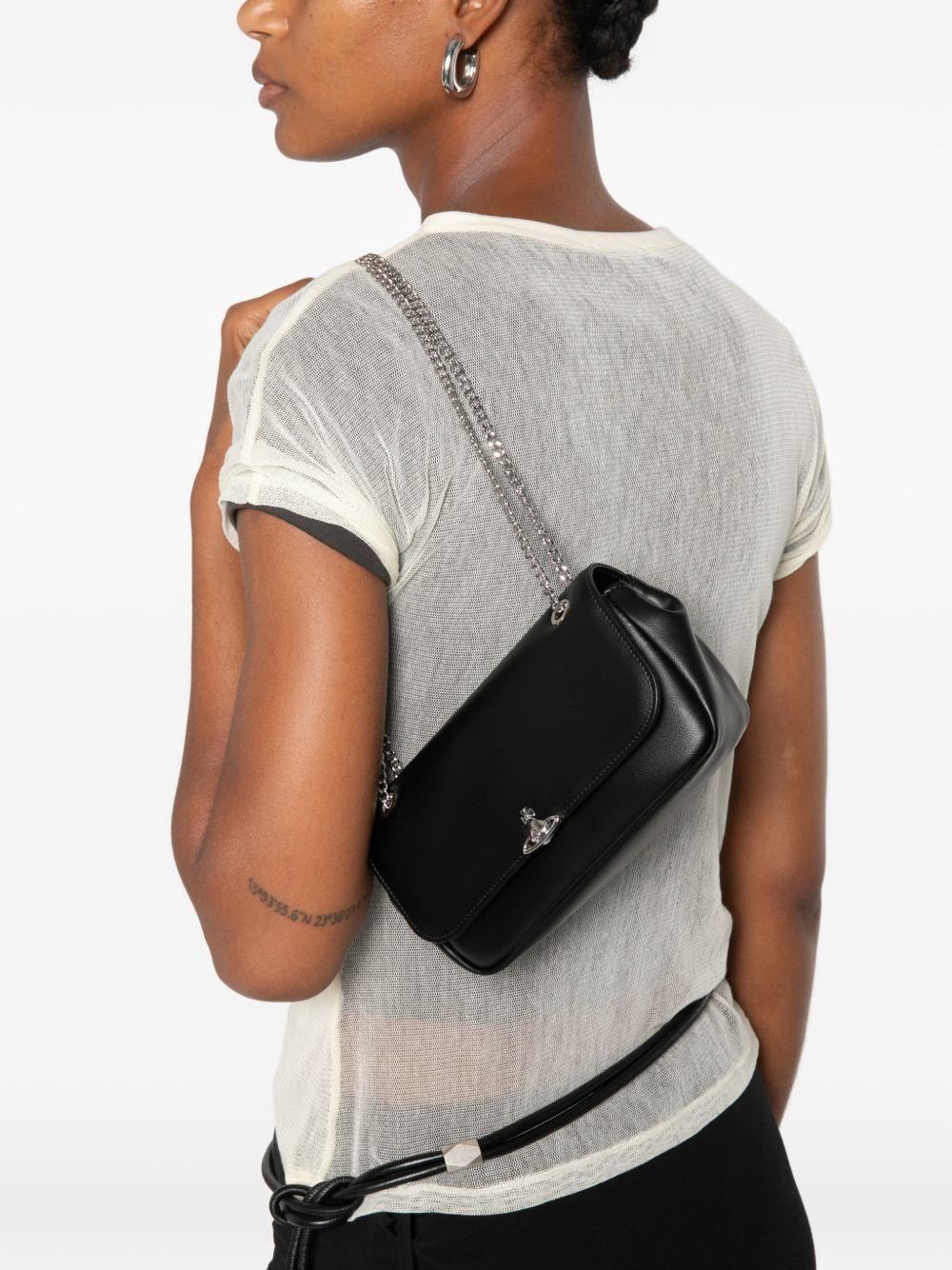 Borsa a spalla con catena in nero 
