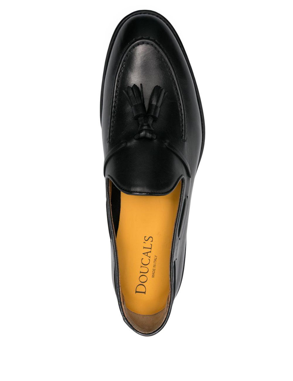 Mocassini in pelle in nero Doucal's - uomo 