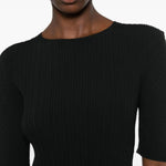 Abito con spalline e design plissettato in nero 