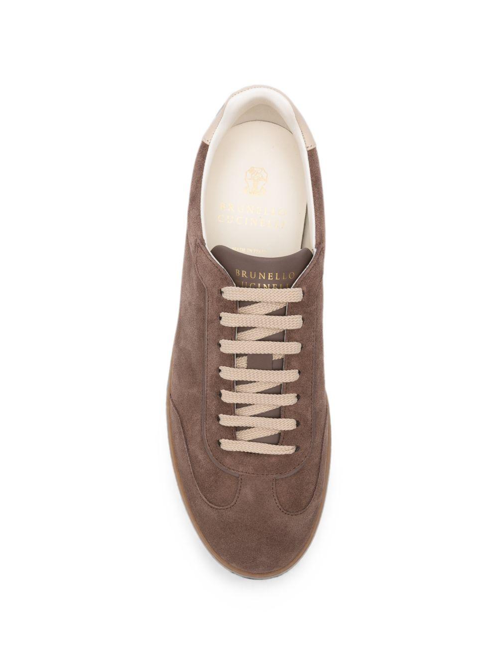 Sneakers in pelle scamosciata beige brunello cucinelli - uomo 
