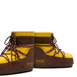 Stivali da neve con lacci e logo in giallo e marrone Moon boot x guest in residence - donna 