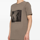 T-shirt con stampa grafica level in grigio Rick owens drkshdw - uomo 