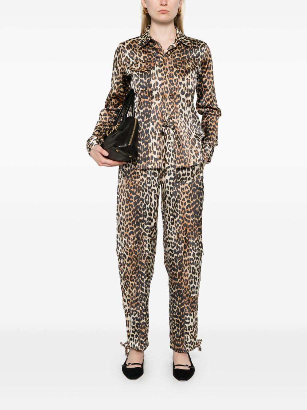 Camicia in raso con stampa leopradata in marrone Ganni - donna 