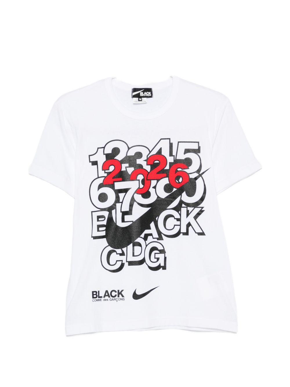 T-shirt con stampa in bianco e nero  Comme Des Garçons Black  x Nike - unisex 