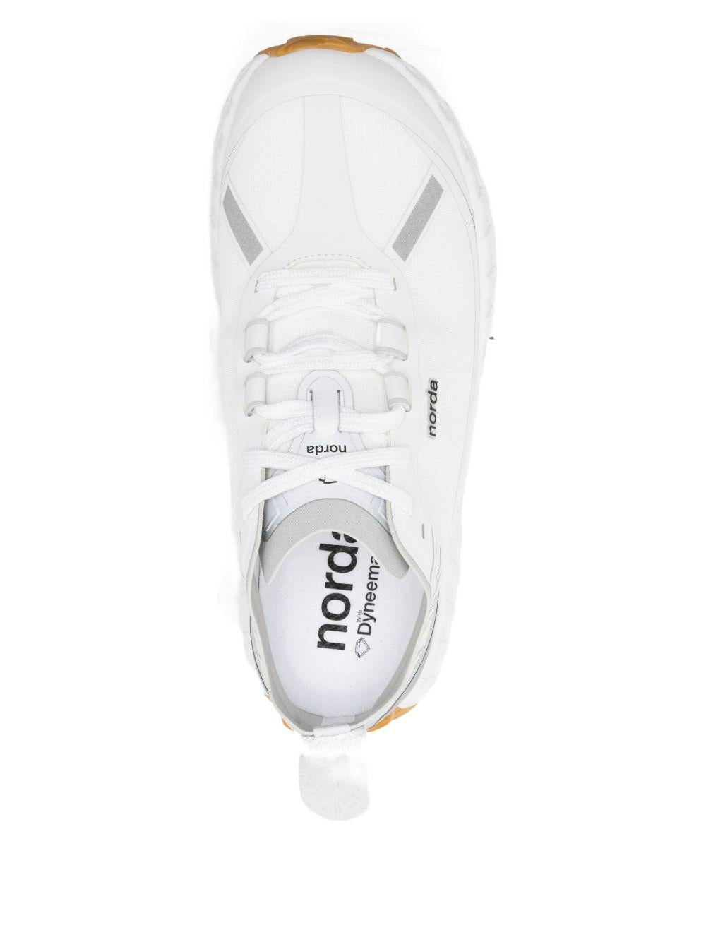 Sneakers trial 001 in bianco 