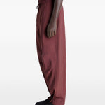 Pantaloni con pieghe in rosso Lemaire - uomo 