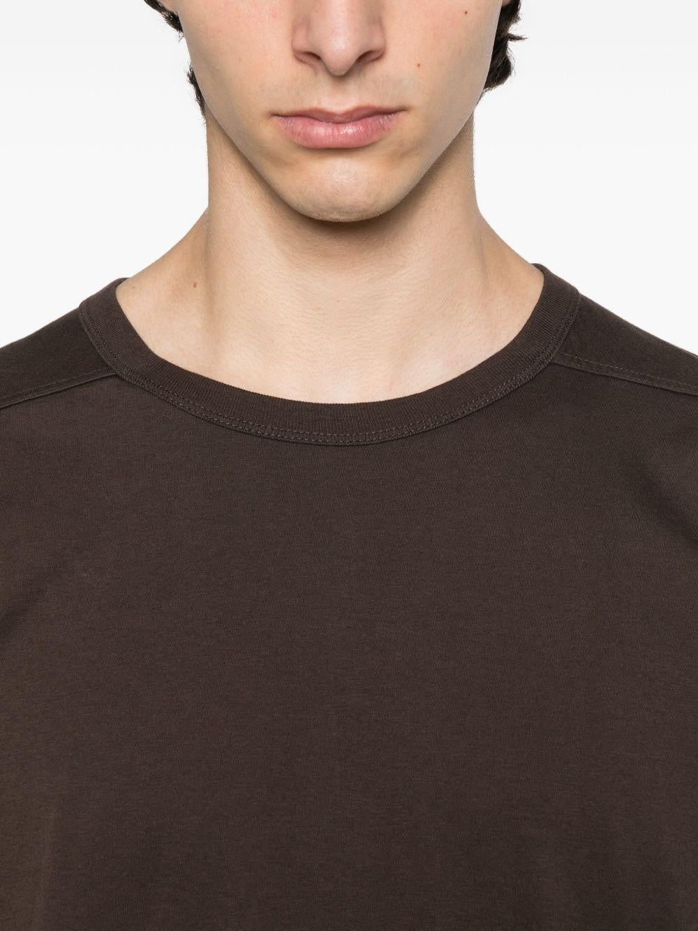T-shirt a maniche corte con scollo rotondo in marrone Rick owens - uomo 