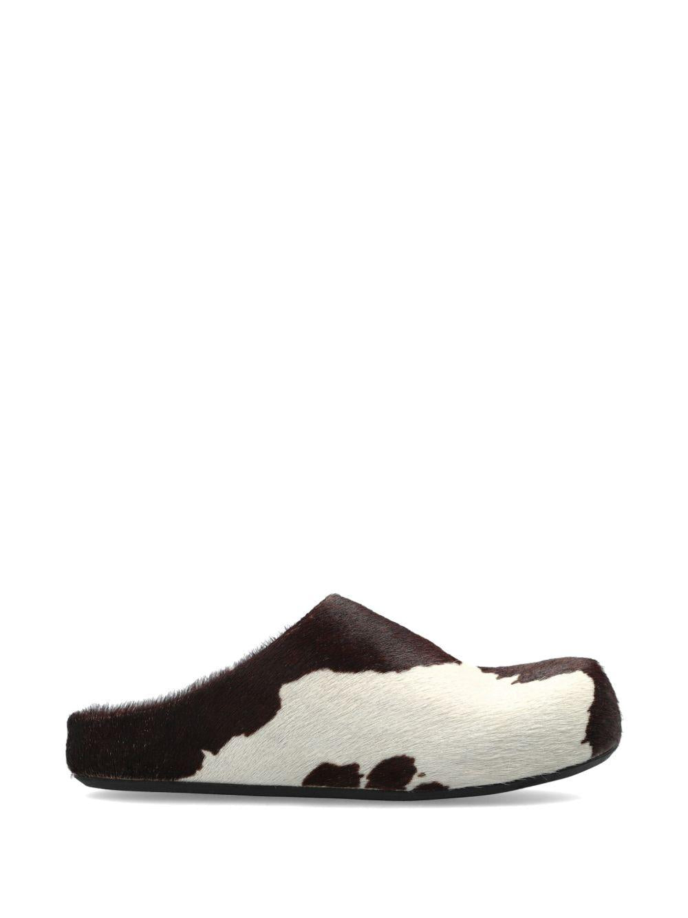 Mules fussbett con stampa mucca in bianco e marrone 