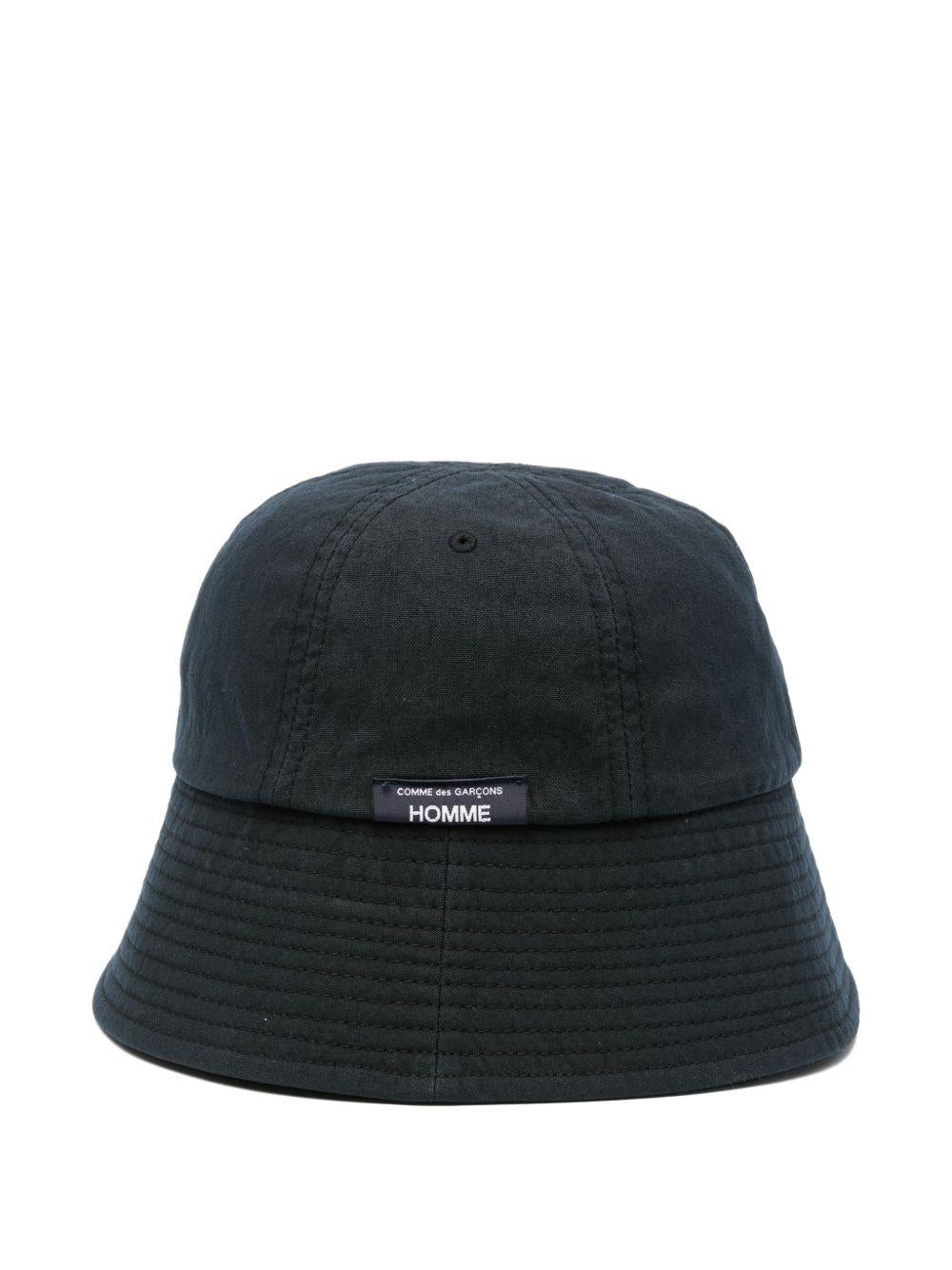 Cappello bucket con logo in nero Comme des garcons  homme - uomo 