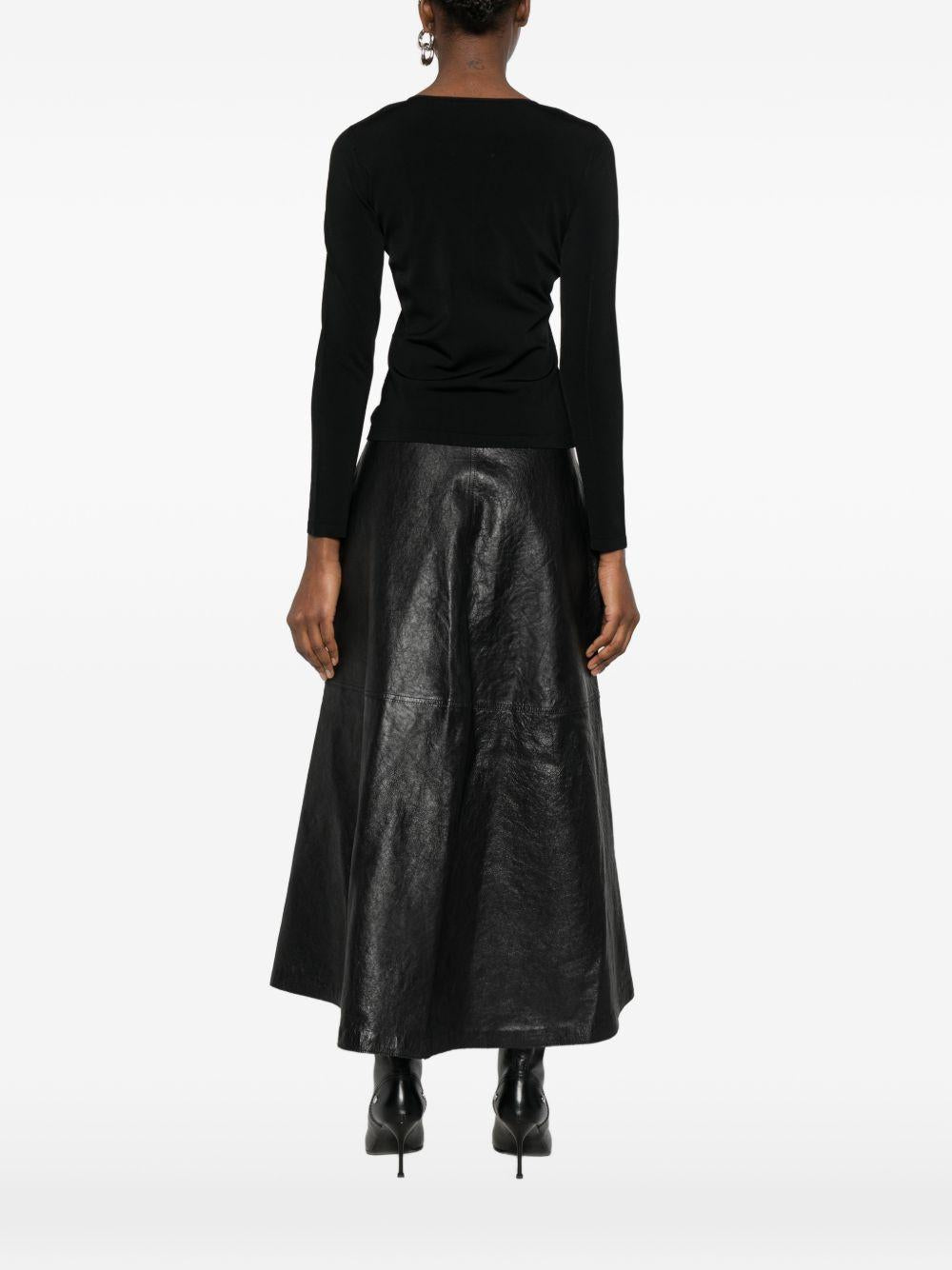Maglione con scollo a v e targa con logo in nero Alexander wang - donna 