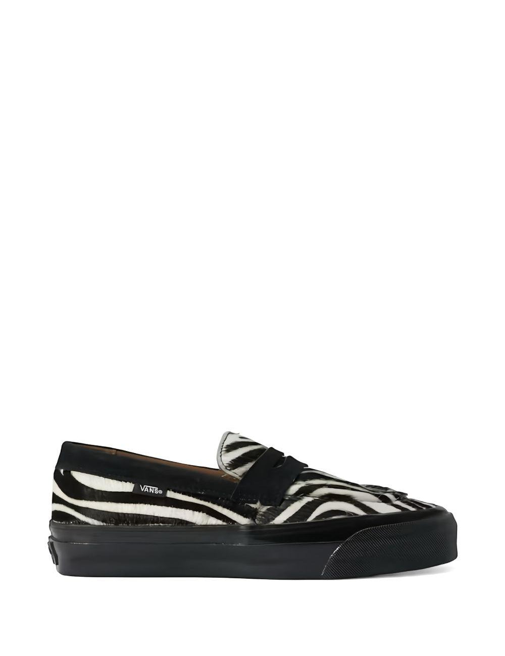 Mocassini LX Loafer 53 con stampa animalier in nero e bianco Vans - unisex 