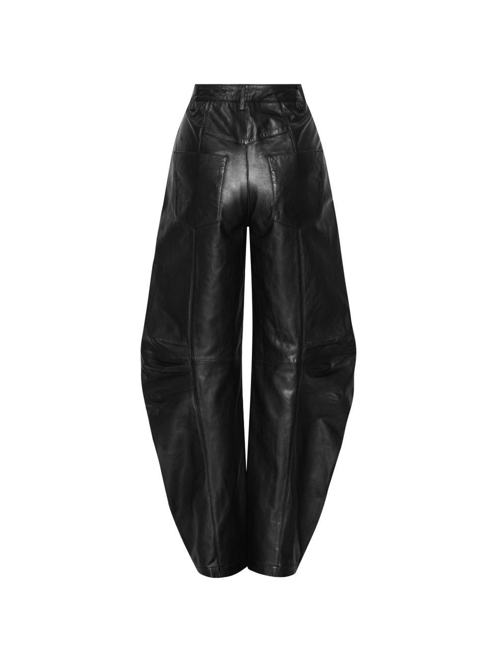 Pantaloni cargo in pelle in nero 