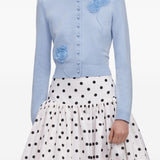 Cardigan in maglia con fiori in celeste 