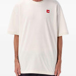 T-shirt con logo e toppa in bianco The north face - uomo 