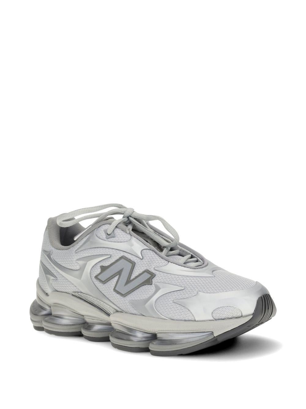 Sneakers 2000 in argento new balance - unisex 