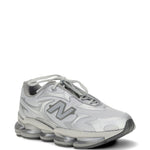 Sneakers 2000 in argento new balance - unisex 