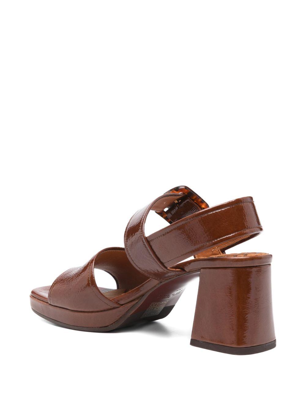 Sandali in pelle lucida con fibbia in marrone Chie mihara - donna 