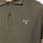 Polo con ricamo in verde oliva - BARBOUR uomo 