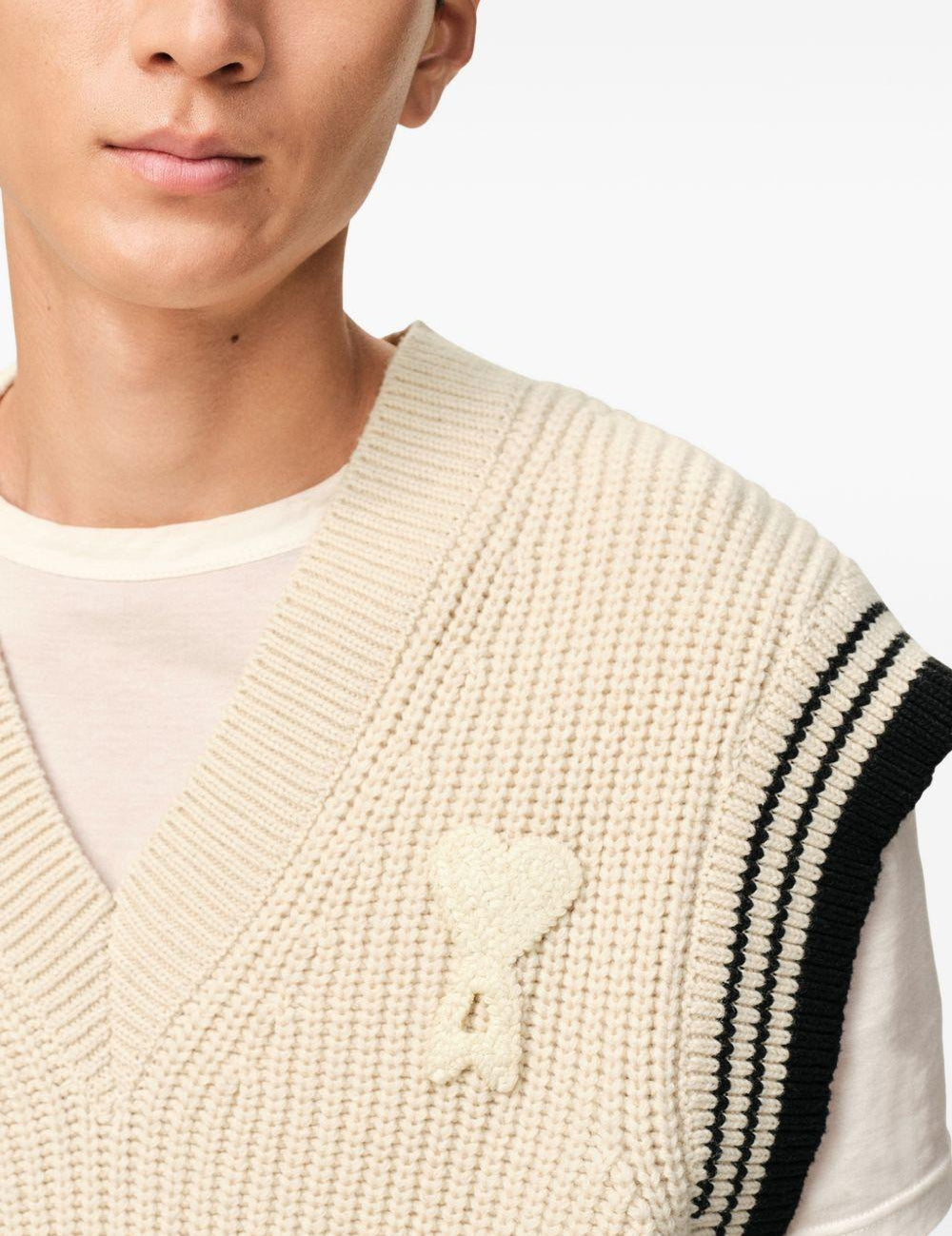 Gilet con scollo a v ami de coeur in beige Ami paris - unisex 