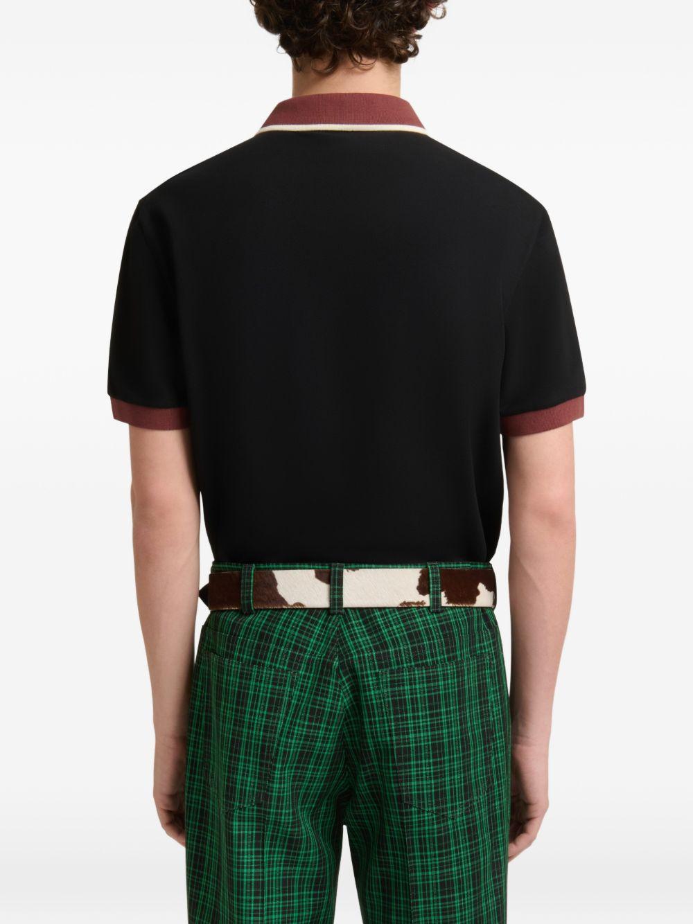 Polo con colletto a contrasto in nero e marrone 
