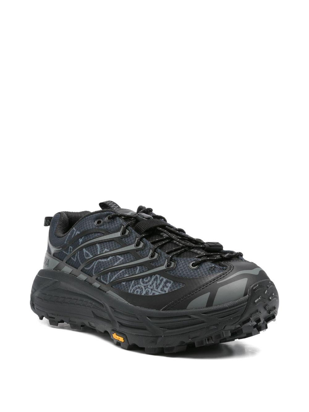 Sneakers Mafate Three2 Wordmark in nero 
