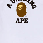 T-shirt con logo in bianco A bathing ape - uomo 