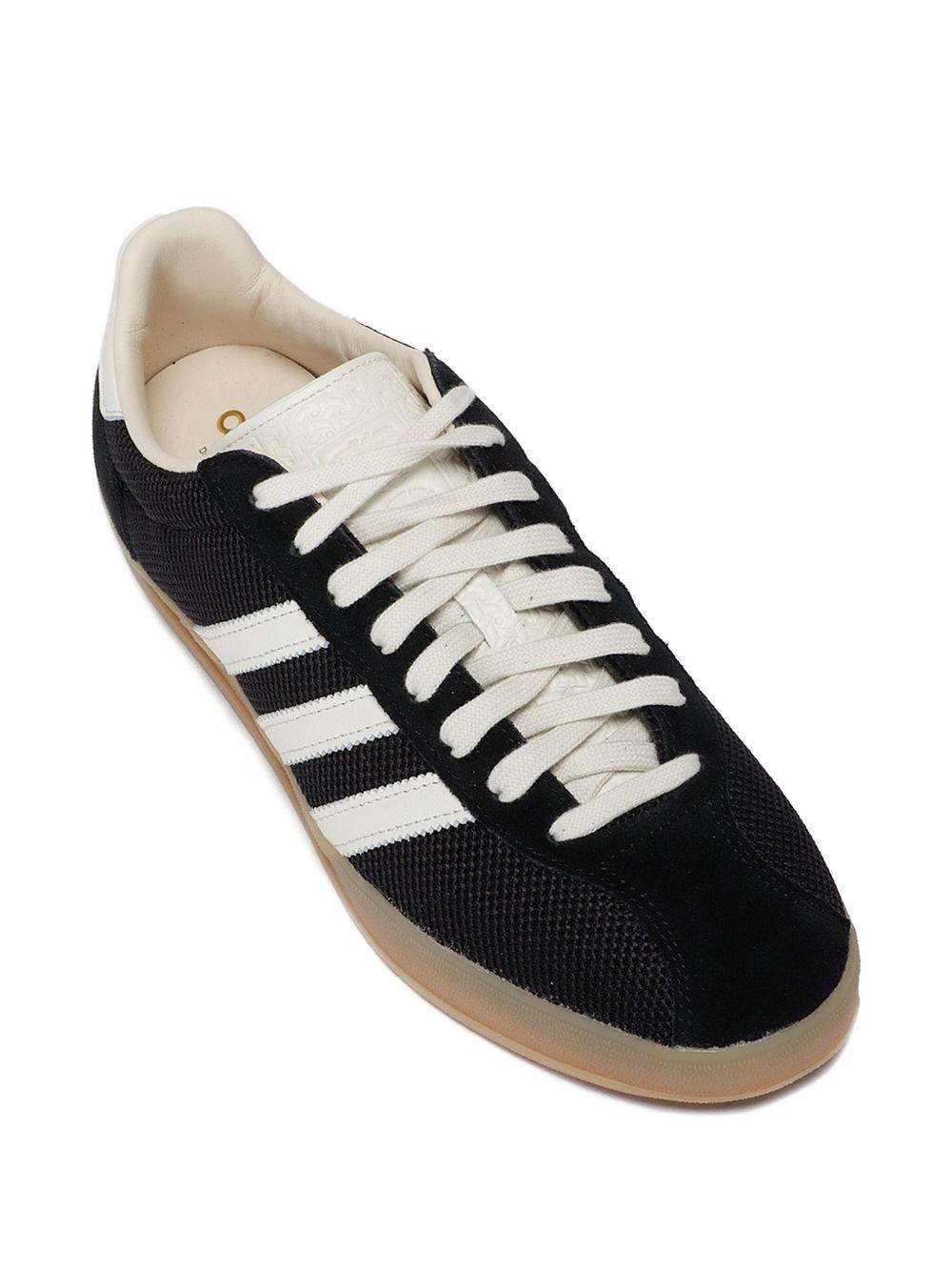 Sneakers Gazelle Indoor Pro in nero 