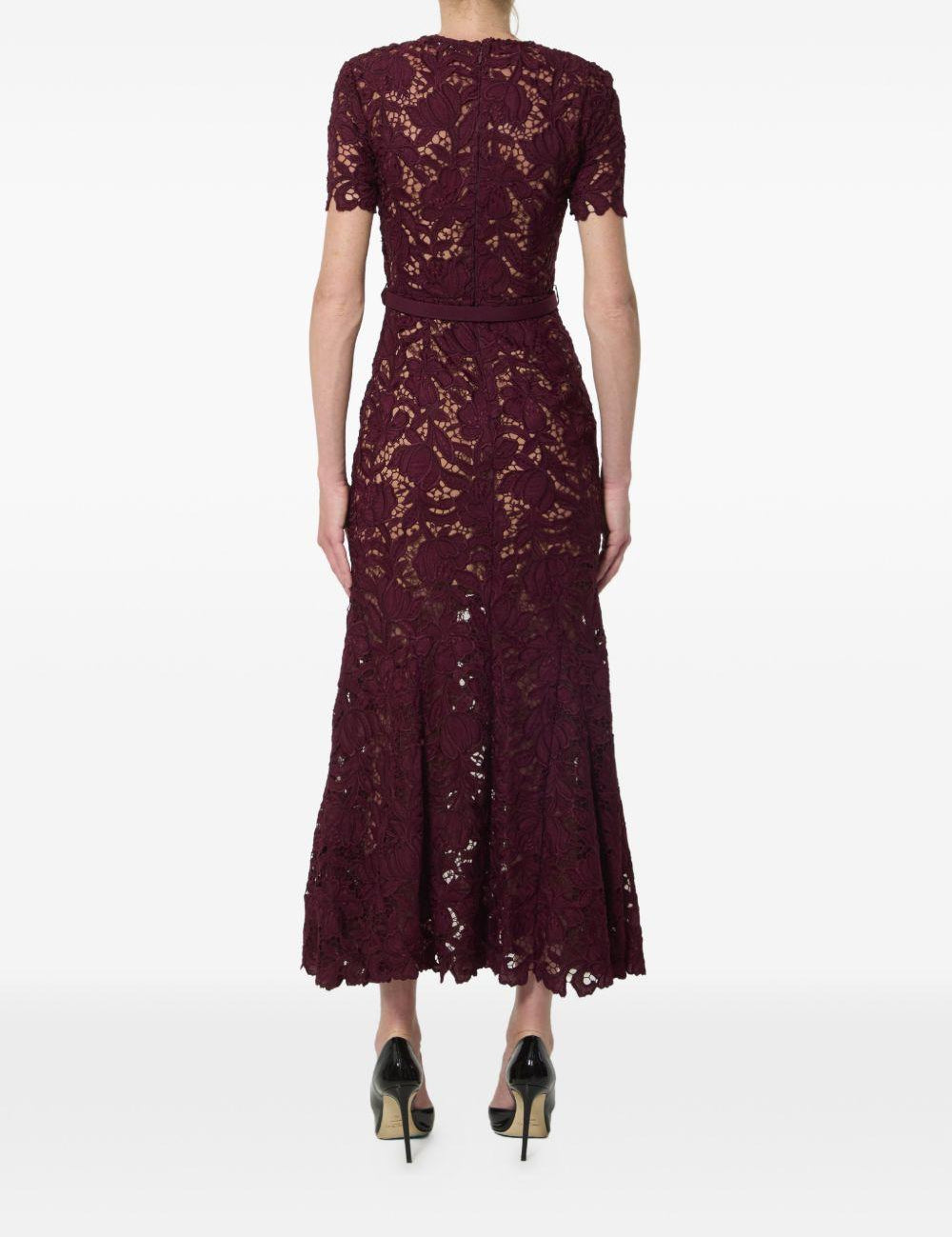 Abito midi con cintura in bordeaux 