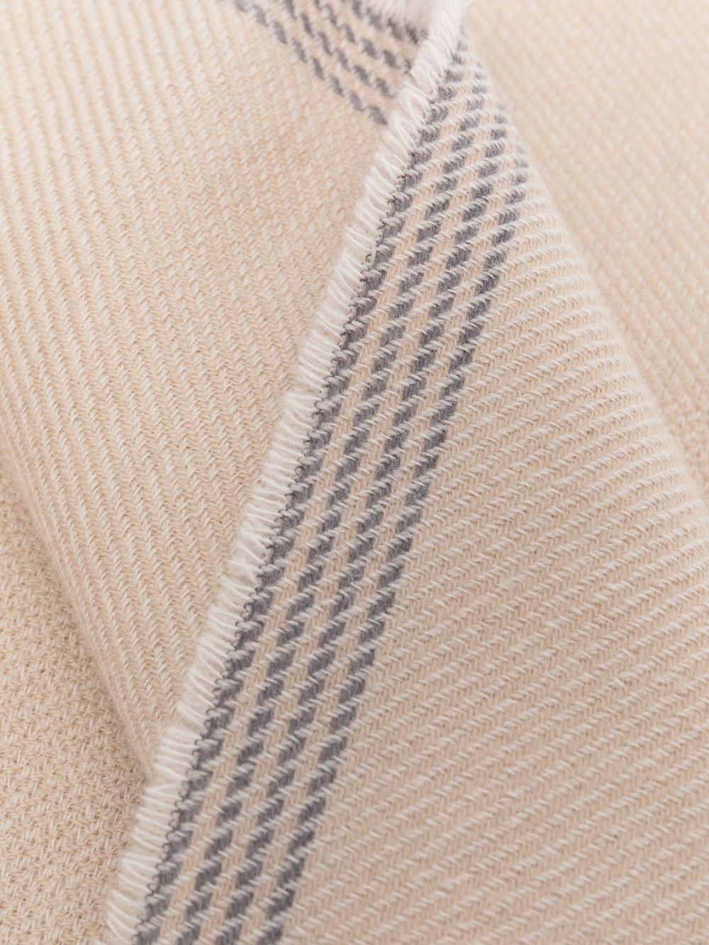 Sciarpa con bordi sfrangiati in beige Brunello cucinelli - uomo 