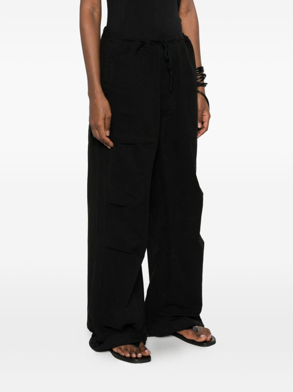 Pantaloni cargo con coulisse in nero Entire studios - unisex 