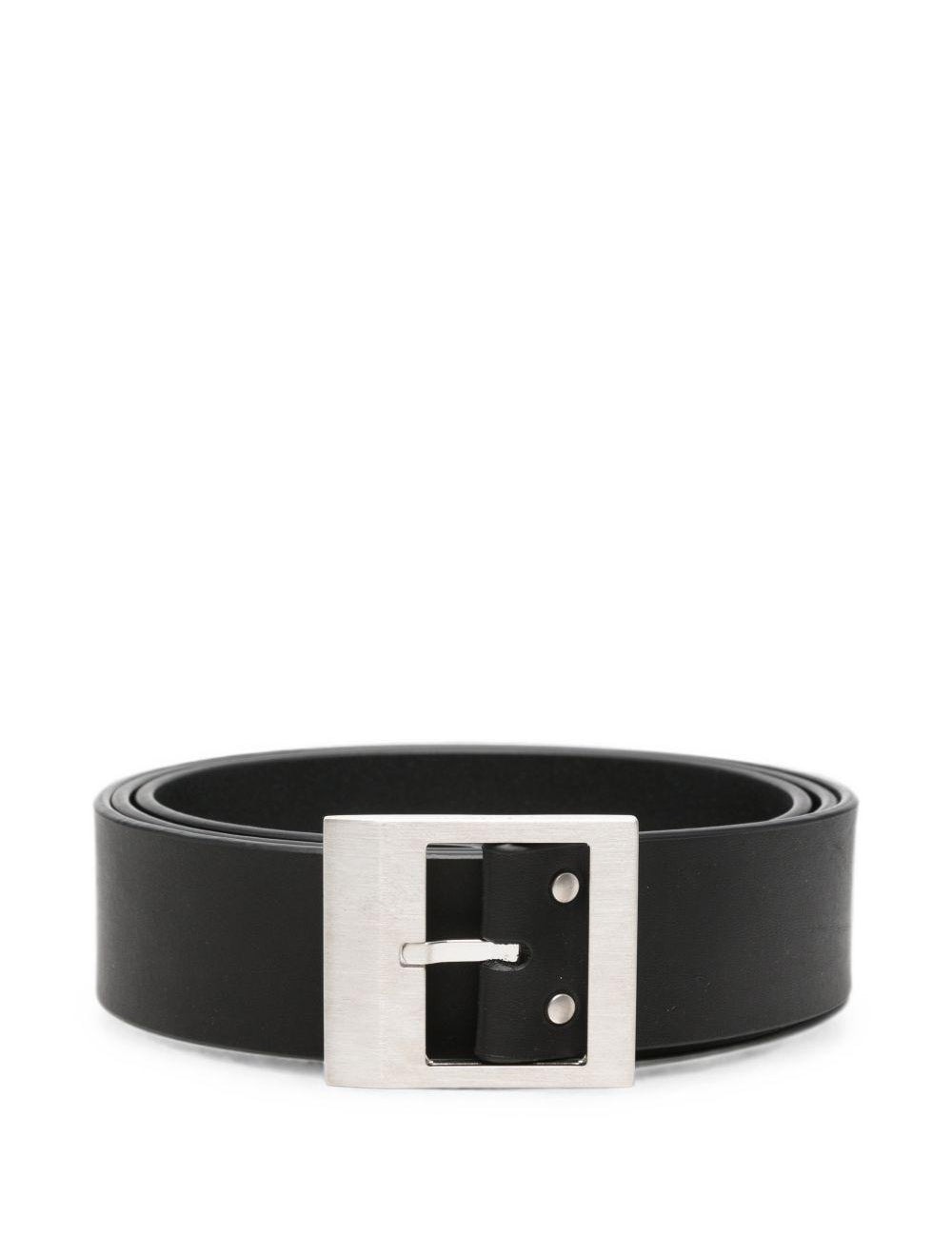 Cintura in pelle nera con fibbia 