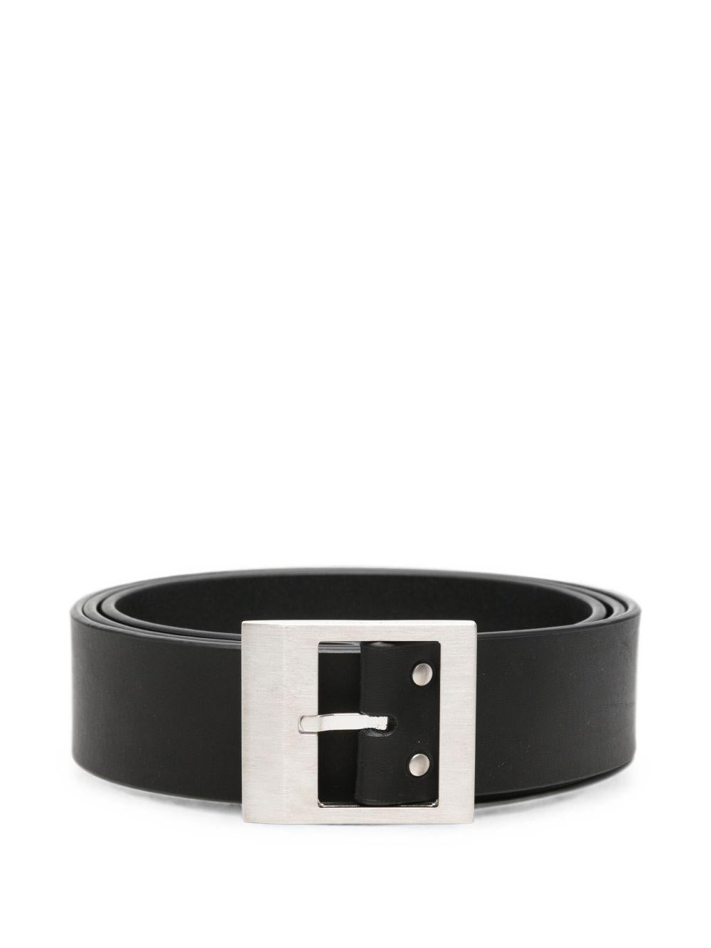 Cintura in pelle nera con fibbia 