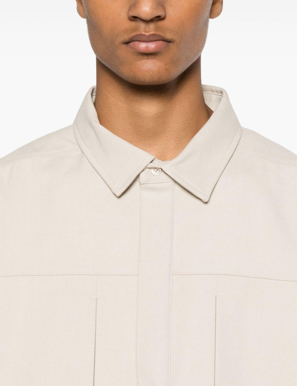 Camicia Duty in bianco di ENTIRE STUDIOS - Unisex 