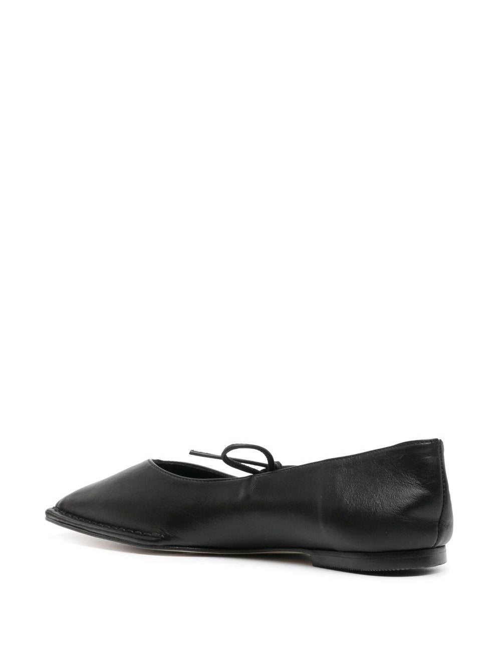 Ballerine Sway con punta quadra in nero 
