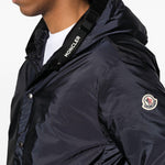 Piumino con cappuccio e logo in blu Moncler - uomo 