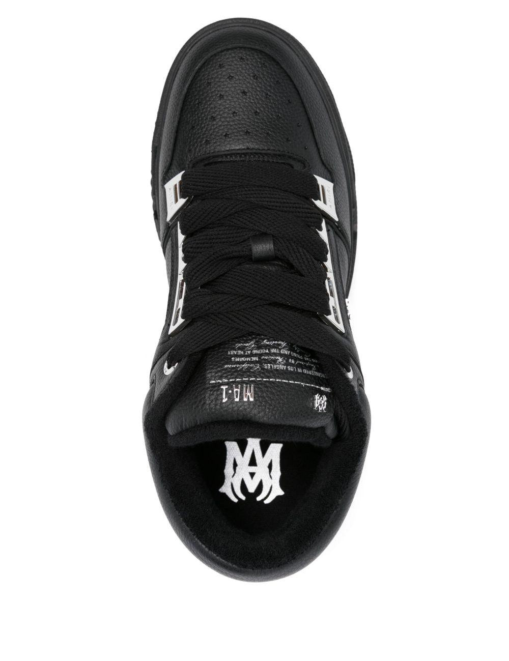 Sneakers in pelle con logo 