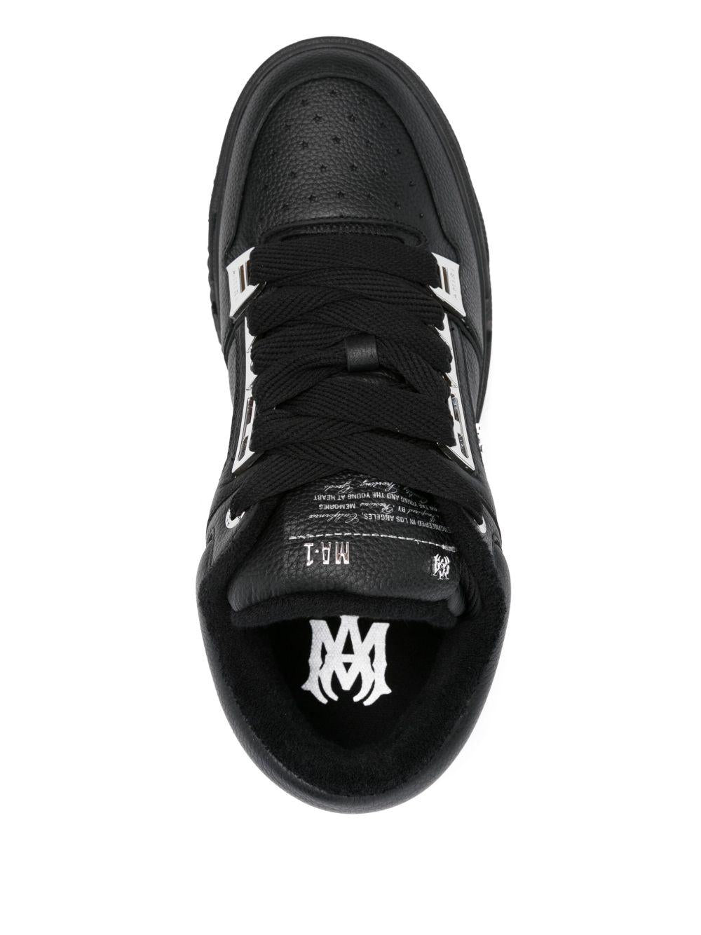 Sneakers in pelle con logo 