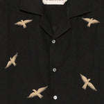 Camicia a maniche corte con ricamo di uccelli in nero Baziszt - uomo 