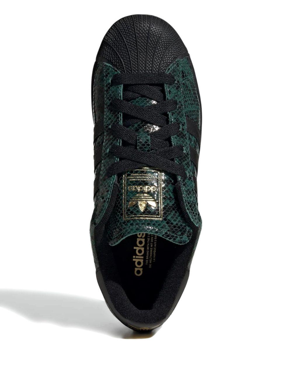 Sneakers Superstar II in verde 