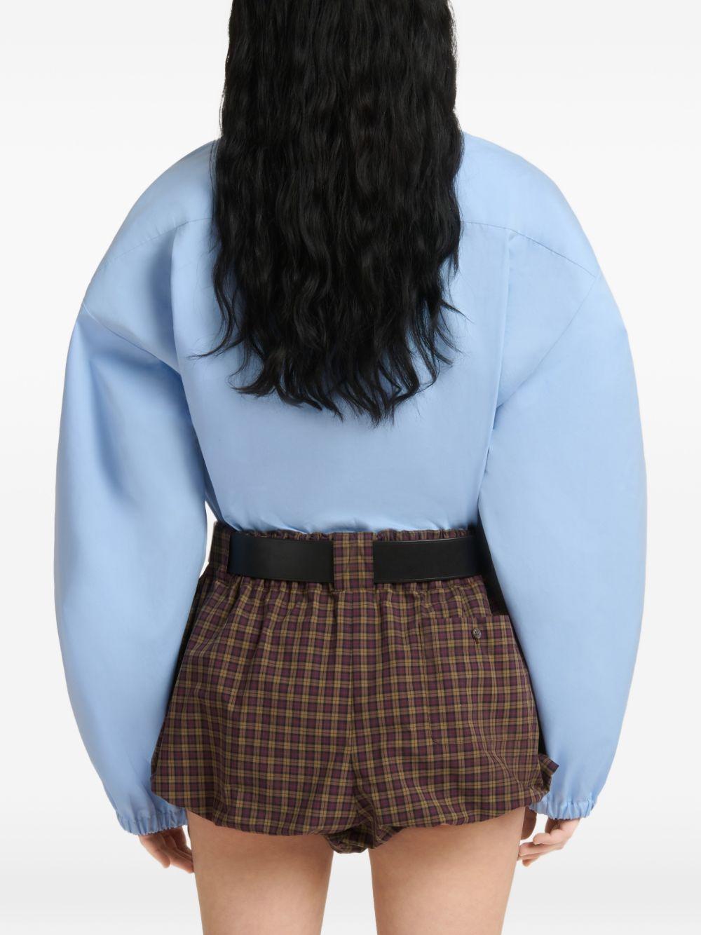 Camicia in popeline a collo alto in celeste 