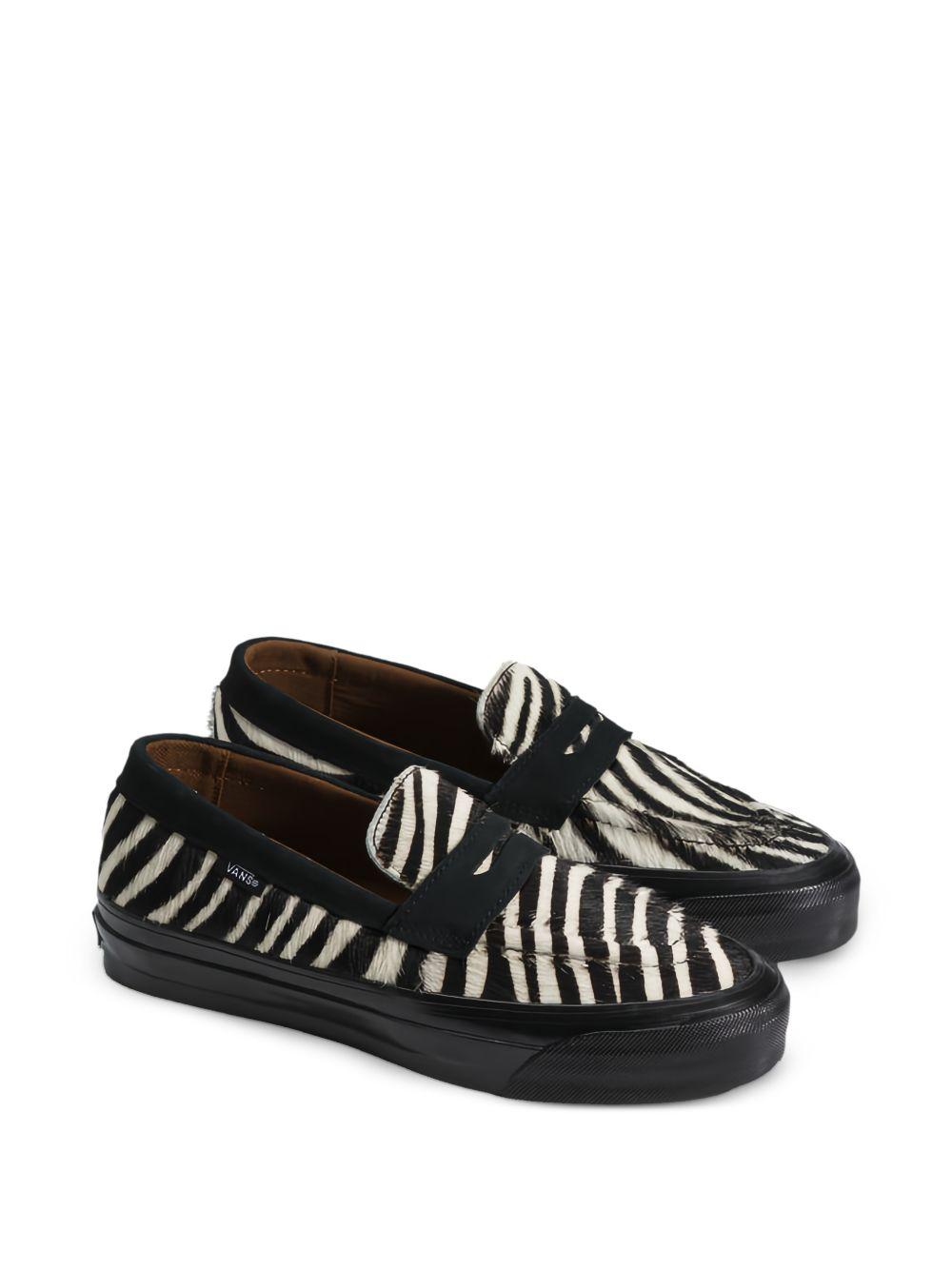 Mocassini LX Loafer 53 con stampa animalier in nero e bianco Vans - unisex 