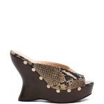 MULES con borchie in pelle di serpente in marrone Magda butrym - donna 