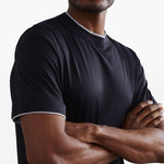 T-shirt con rifinitura a contrasto in nero Brunello cucinelli - uomo 