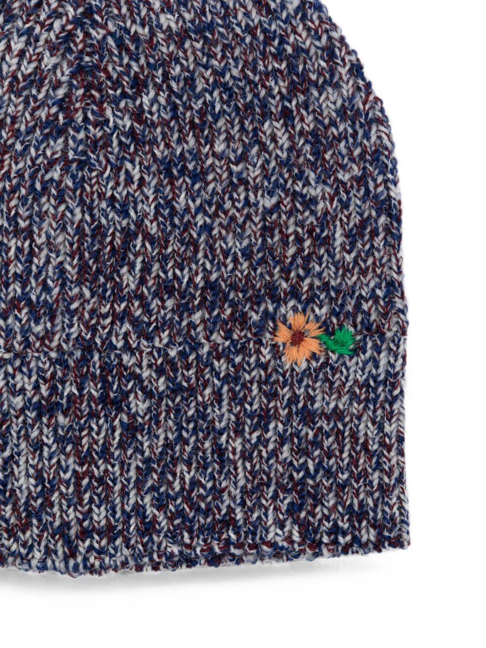 Cappello con ricamo manar in blu 