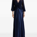 Abito maxi con maniche svasate in blu 