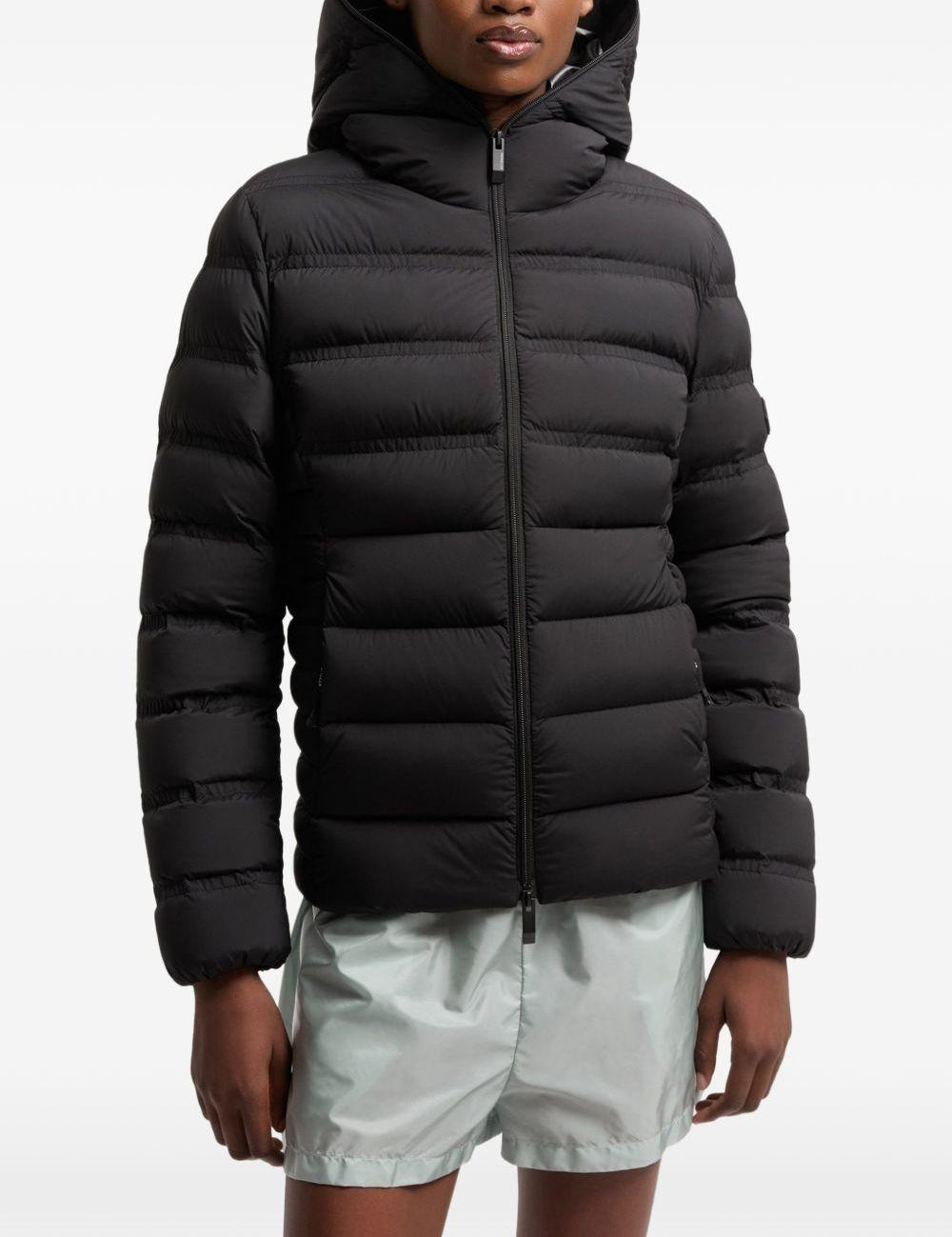 Piumino con cappuccio alete in nero Moncler - donna 