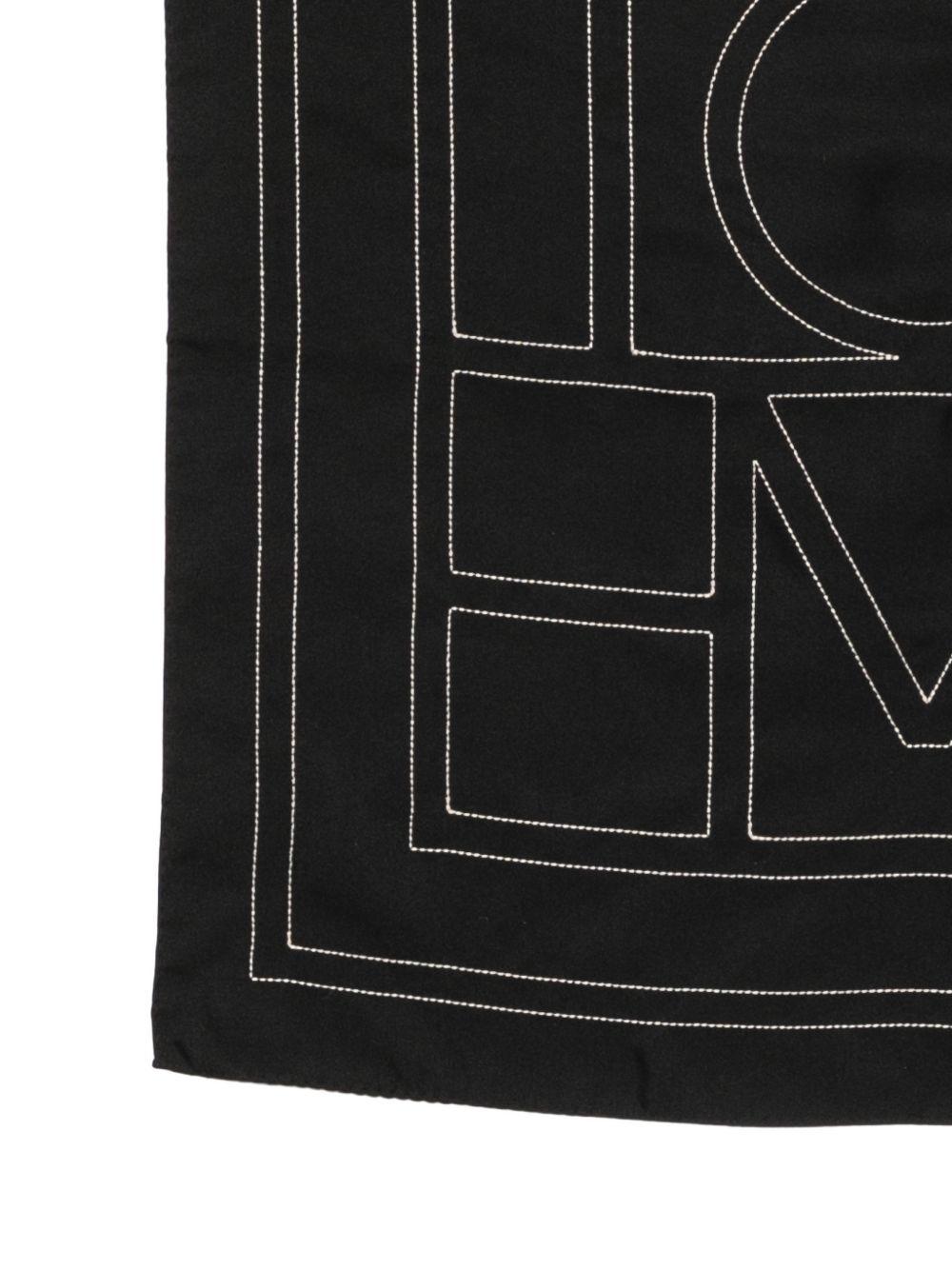 Foulard di seta con monogramma ricamato in nero Toteme - donna 