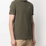 Polo con ricamo in verde oliva - BARBOUR uomo 